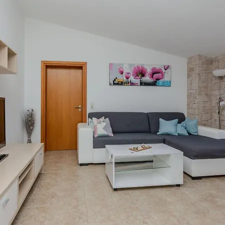 Tukara 3 By Interhome *